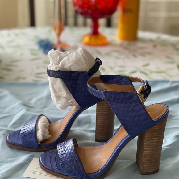 Coach Lexey Solid Snake skin embossed chunky heel sandals size 5.5 - Picture 8 of 12